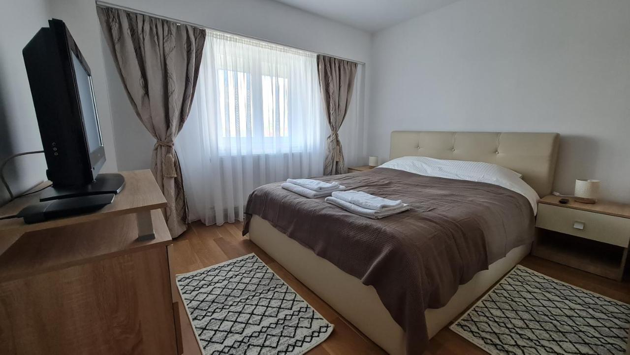 Vs Central Apartment Otopeni Exteriör bild