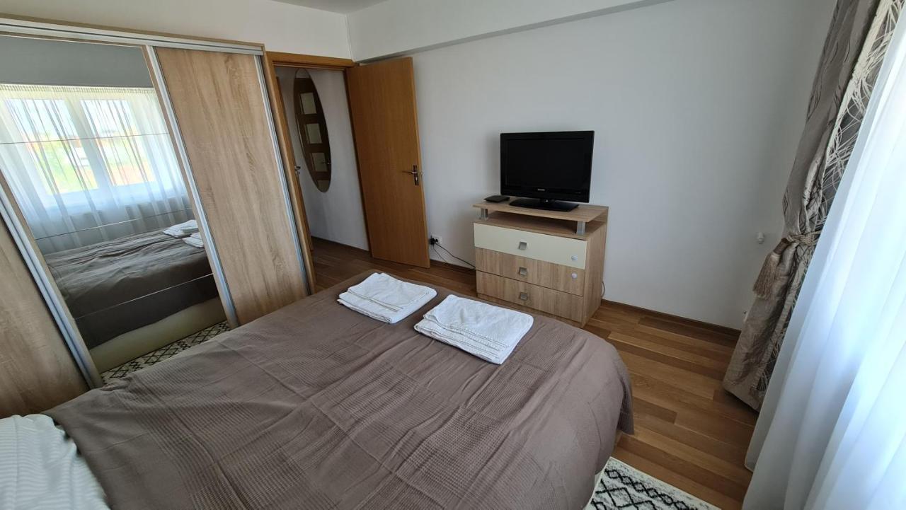 Vs Central Apartment Otopeni Exteriör bild